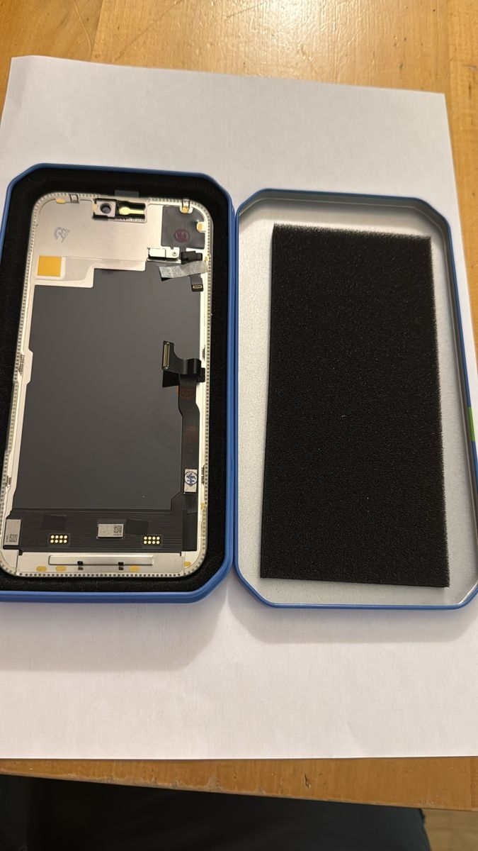 Apple Telefoni cellulari / Smartphones: Écran OLED iPhone 15 Pro Max - Pièce d'origine Apple! – Nuovo e nell'imballaggio originale da Leukerbad venduto da mig_8bbp 2