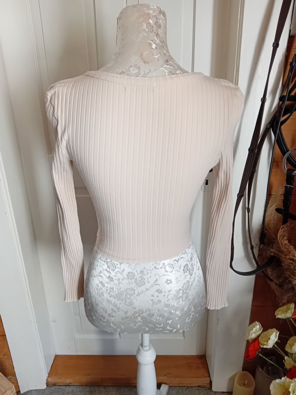 Shein Tops: Crop Top Cardigan beige, Gr. S – Neu und originalverpackt aus Rüthi (Rheintal) von titlis07 1