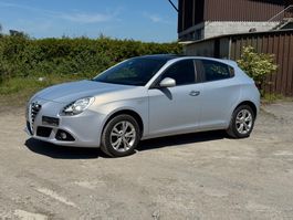 Alfa Romeo Giulietta 1.4 – Perleffekt Lack, Service, 8fach