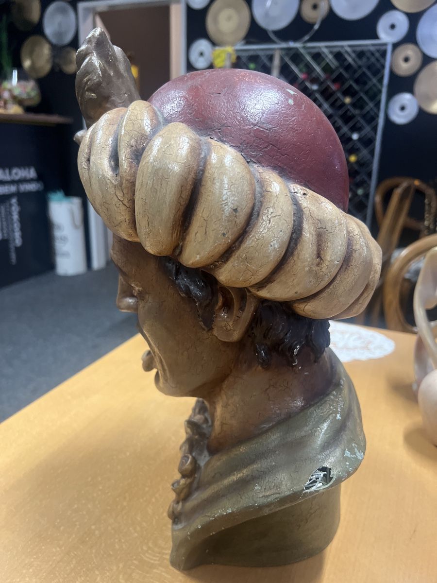 Figuren: Antike Büste Mann mit Turban, ca. 38cm hoch – Gebraucht aus Rorschach von TrendyDeals 4