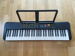 Fast neuwertiges Keyboard PSR-F52
