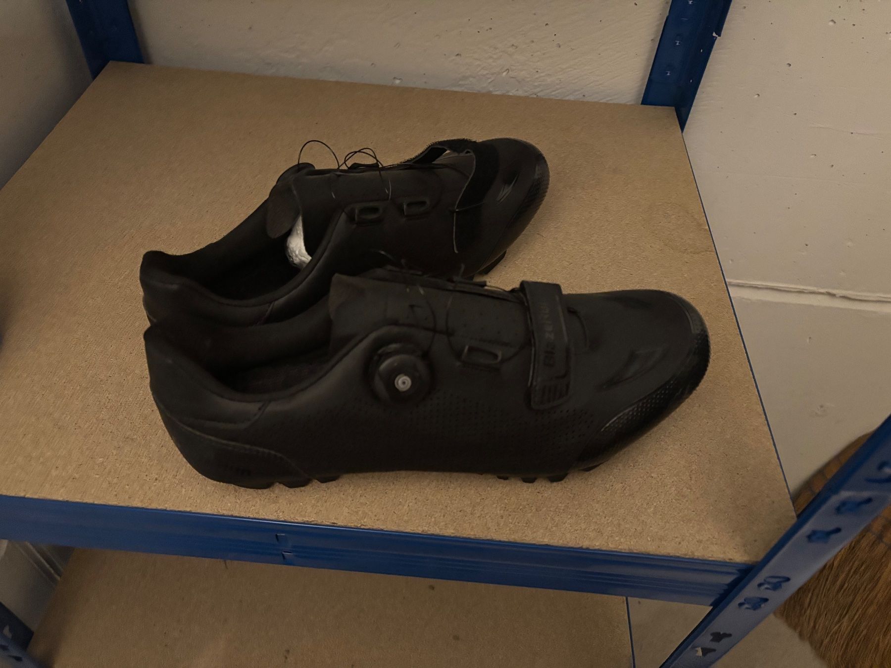 Scarpe da uomo: Velo Schue 47 Grosser – Usato da Schlieren venduto da iur_7hgj