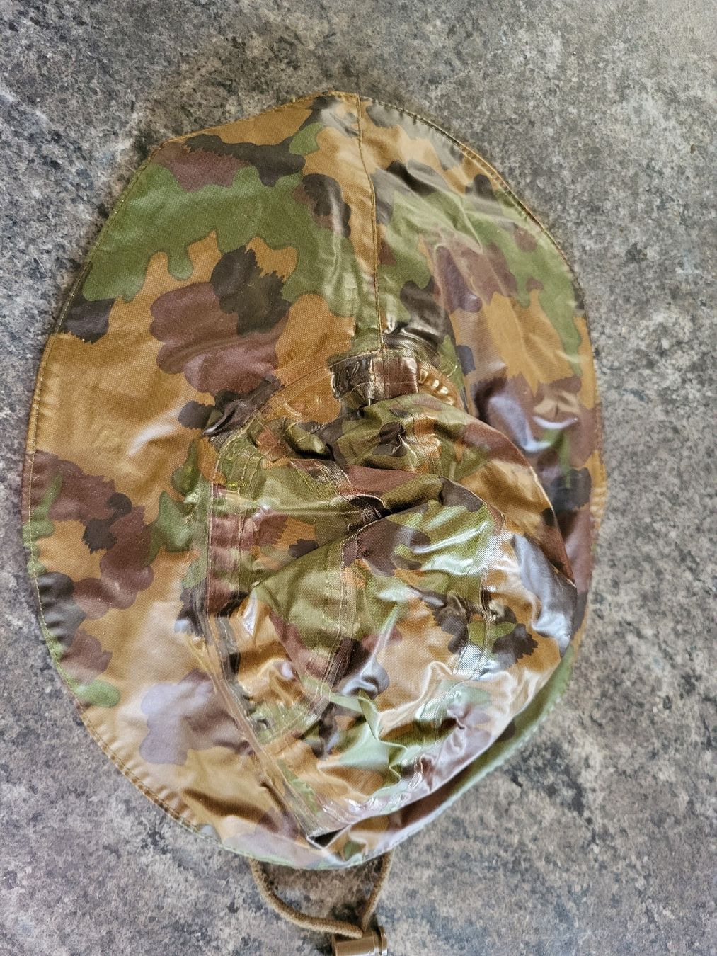 Schweizer Armee Copricapi, berretti & cappellini: Tarn Regenhut GrS – Usato da Grono venduto da Spotty77 1