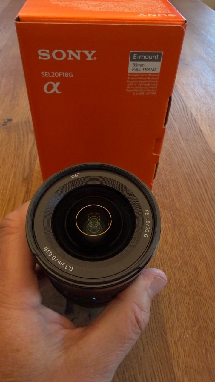 Sony Obiettivi: Sony FE 20mm f/1.8 – Nuovo e nell'imballaggio originale da Klosters venduto da Rolands1 2