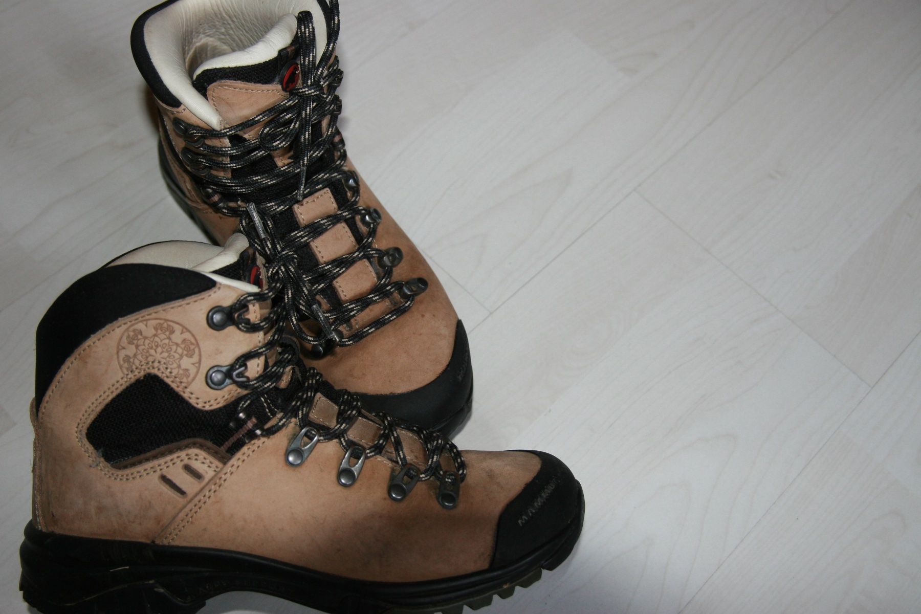 Mammut Scarpe da donna: Wanderschuhe von  Mammut Gr. 37 – Usato da Fislisbach venduto da lorgli 2