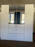 Kleiderschrank mit Spiegeln