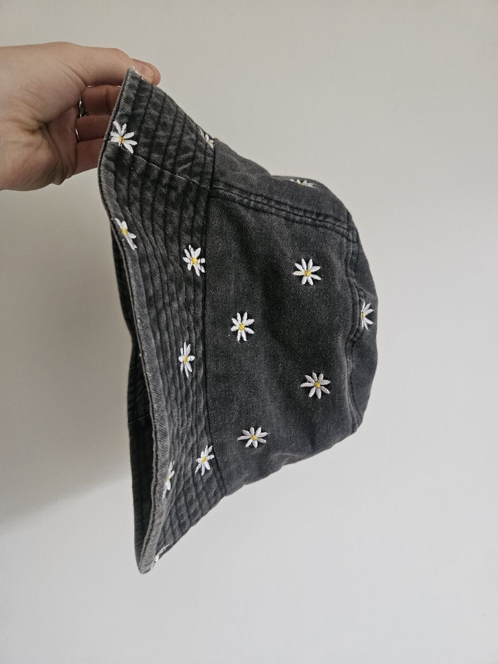 Copricapi, berretti & cappellini: Frühlings-Bucket Hat mit Gänseblümchen  – Usato da Bern venduto da mir_bs7y 1