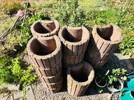 Betonpflanzgefässe Pflanzsteine / Böschungsstein für Garten