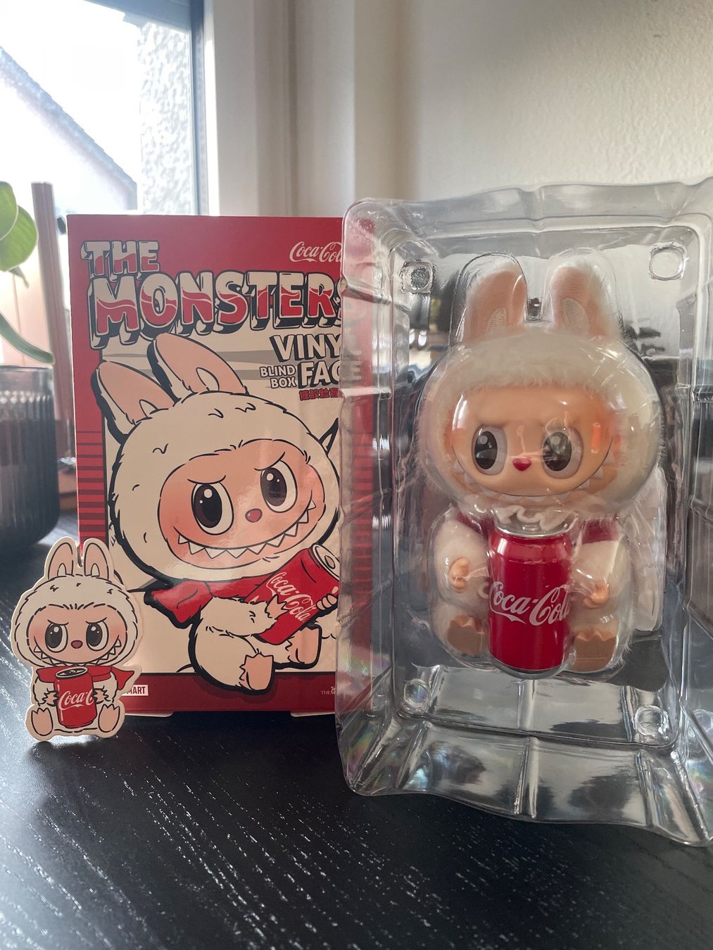 Pop Mart Statuette: Pop Mart Labubu V3 Coca Cola Edition - Happy Factor – Nuovo e nell'imballaggio originale da Glattbrugg venduto da arttoy.land 1