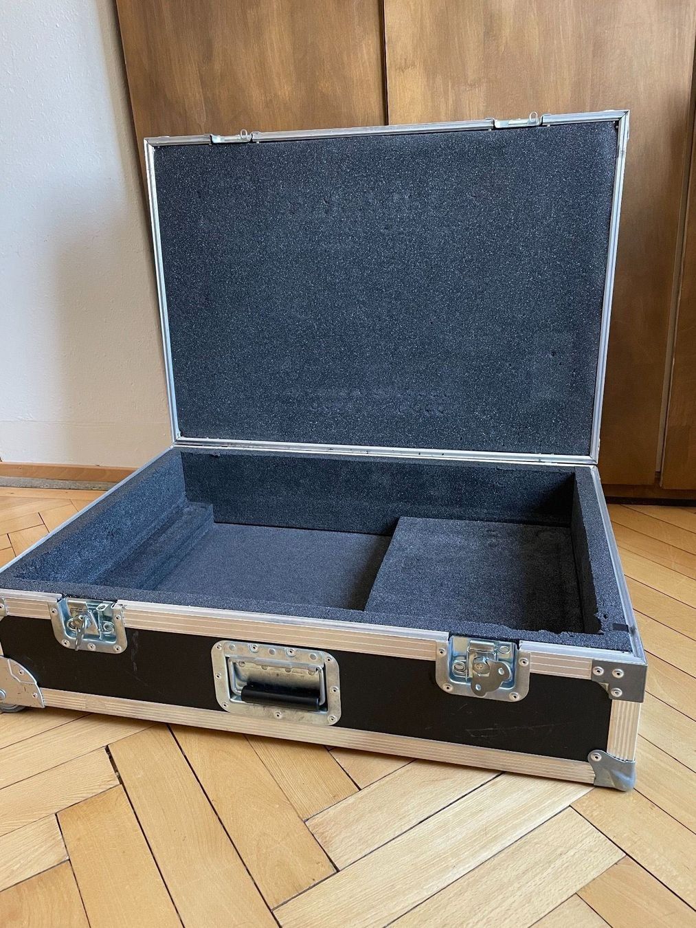 Strumenti musicali: Pedalboard mit Rollencase – Usato da Chur venduto da Pcapaul 3