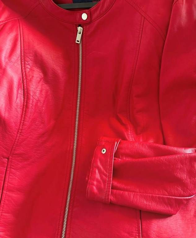 Giacche: Giacca in pelle rossa – Usato da Cassina d'Agno venduto da ama_r2fv