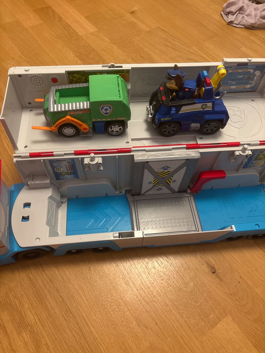 Giocattoli: Spin Master Paw Patroller Truck – Usato da Bern venduto da Princesse_Stephanie 4