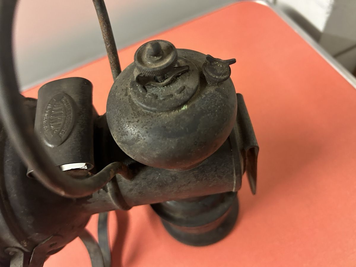 Lampade: Antike Lampe Decker Neuchâtel. – Usato da Lanzenhäusern venduto da vic63 2