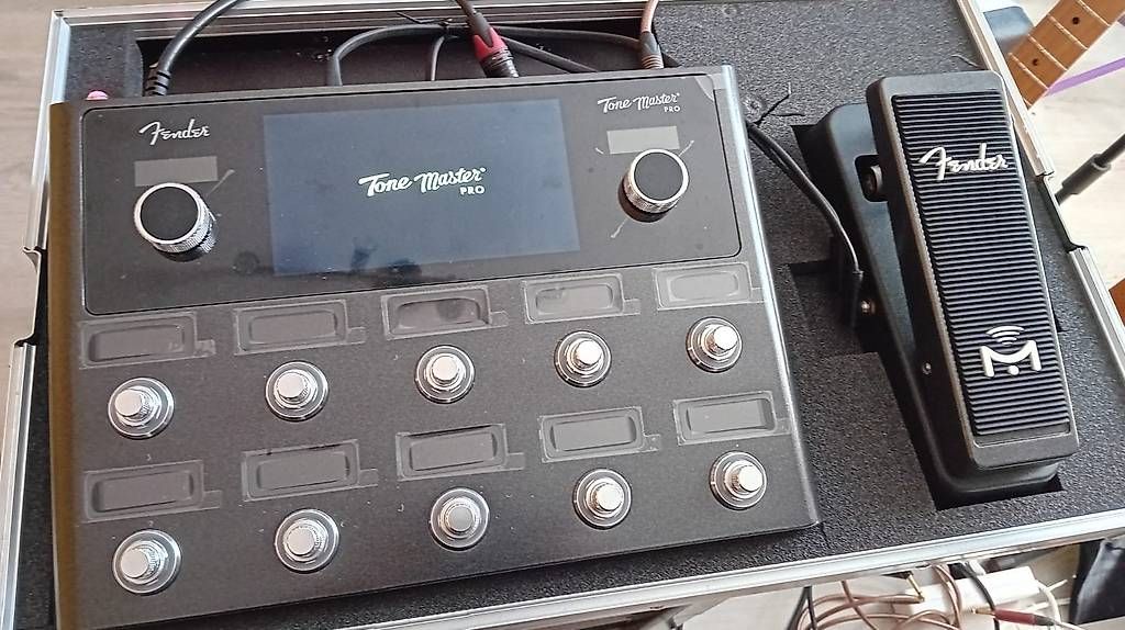 Musikinstrumente: Fender Tone Master PRO, inkl Pedal und Case – Neu und originalverpackt aus Hasle-Rüegsau von juere150569 1