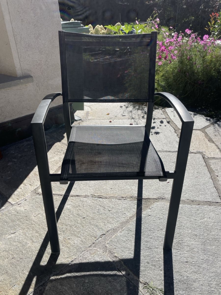 Chaises: Gartenstühle 4 Stk. stapelbar – D'occasion à Chur par eva_sm2x 1