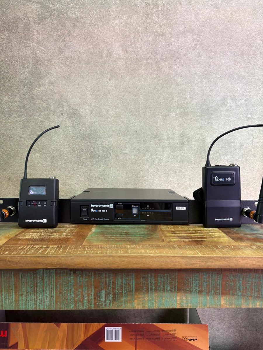 Beyerdynamic Microphones: Beyerdynamic Opus 600 Funkmikrofon Set Headset – D'occasion à Winterthur par klassikaudio