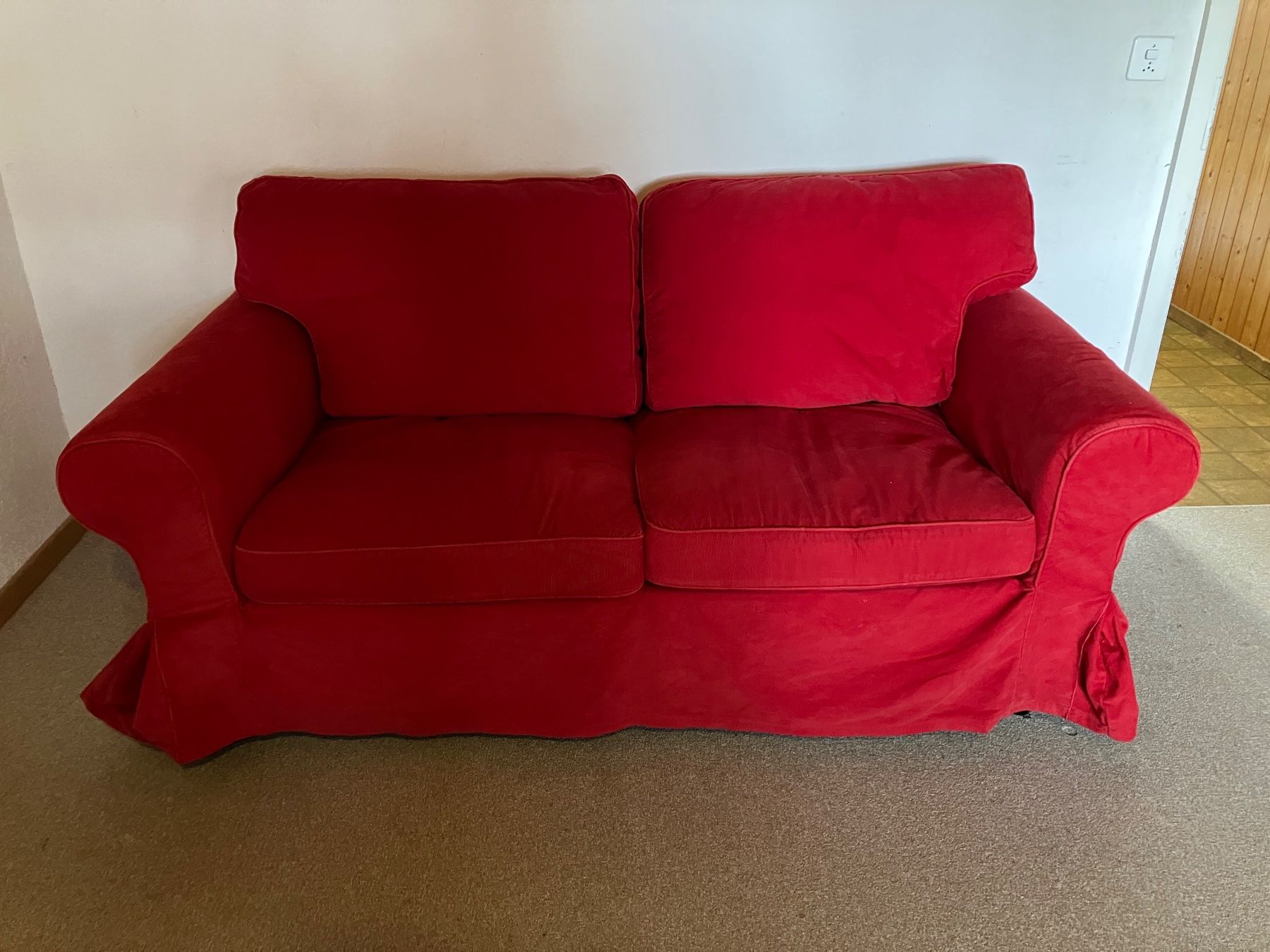 Ikea Sofas: 2er Sofa Ikea Ektorp mit rotem Überzug – Gebraucht aus Baar von Zugi2