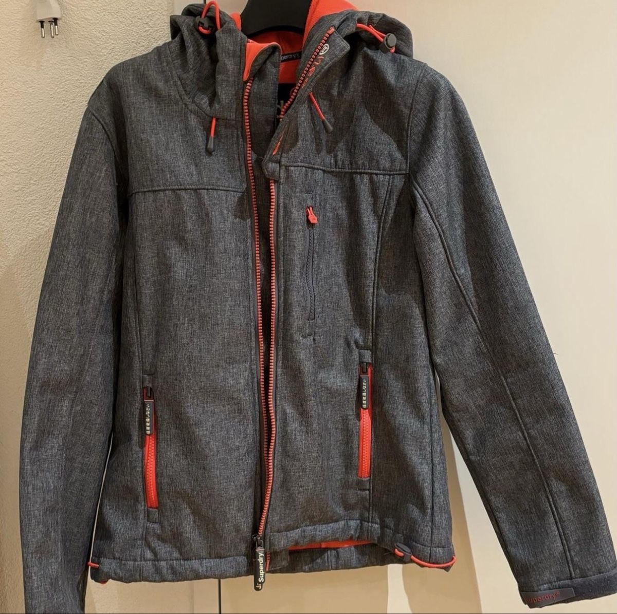 Superdry Giacche: Superdry Windtrekker Jacke – Nuovo (secondo la descrizione) da Ossingen venduto da jst_z962
