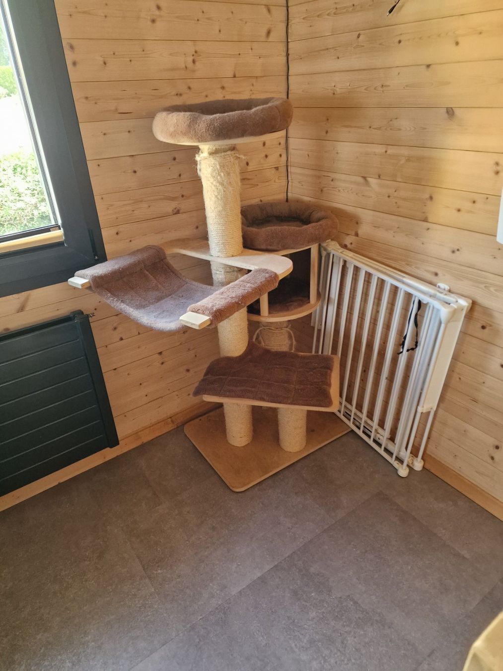Tiragraffi: Katzenbaum – Usato da triesenberg venduto da Hosman1 2