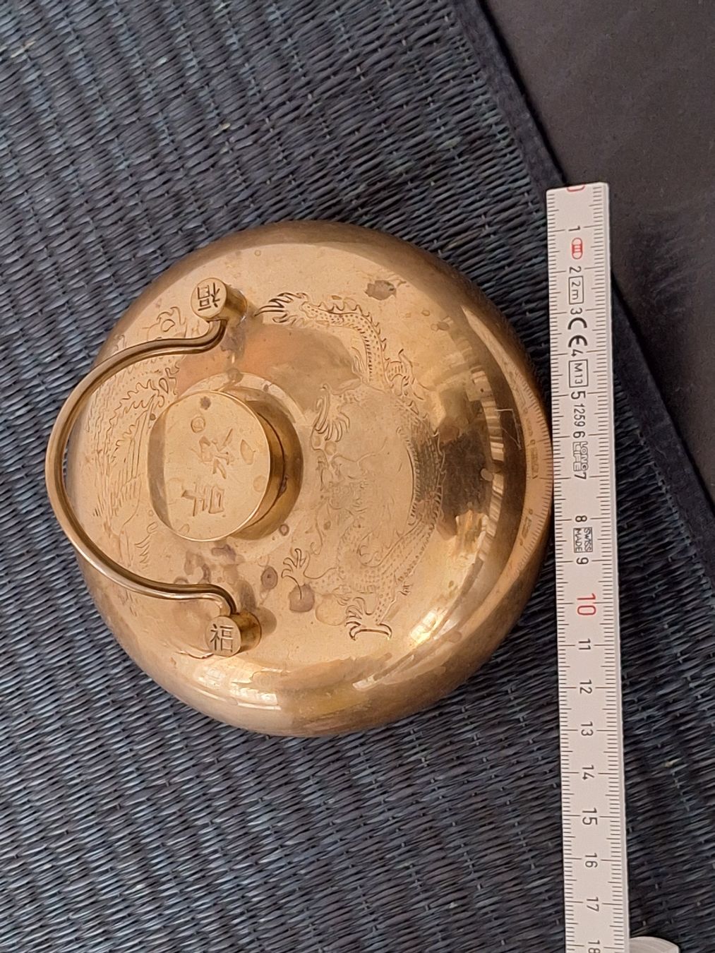 Teiere: Antiker Messing-Teekessel mit Drachenmotiv,  – Usato da Winterthur venduto da juszku 5