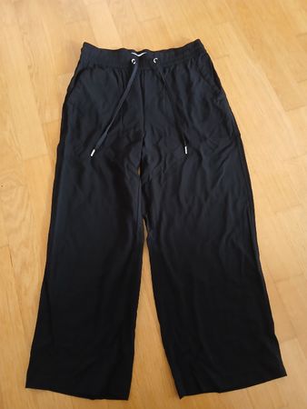 Schwarze Culotte Hose Gr. 34/26 wie neu für den Sommer!