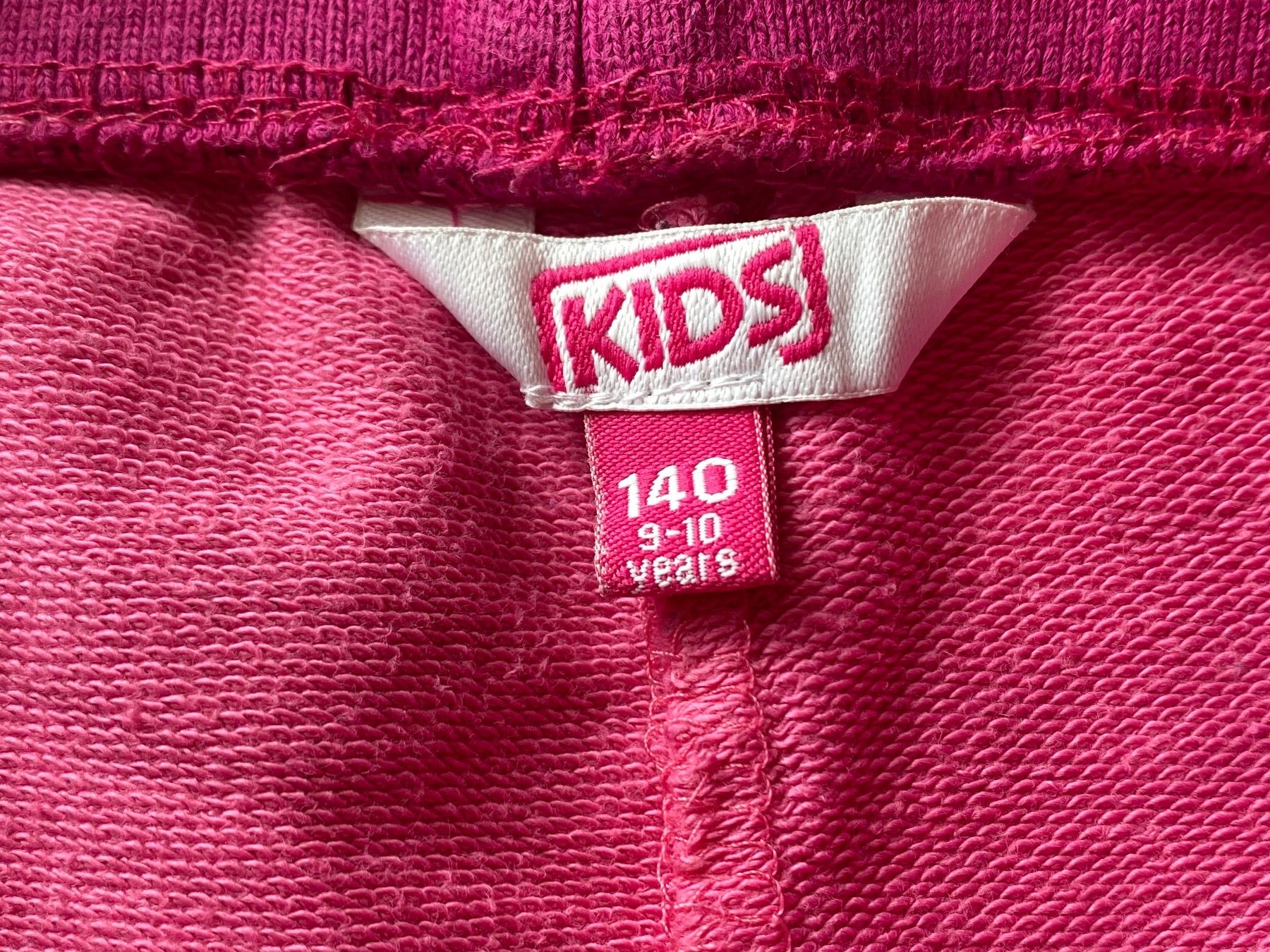 Hosen: Short 140 KIDS fuchsia – Gebraucht aus Orpund von Mary8972 1