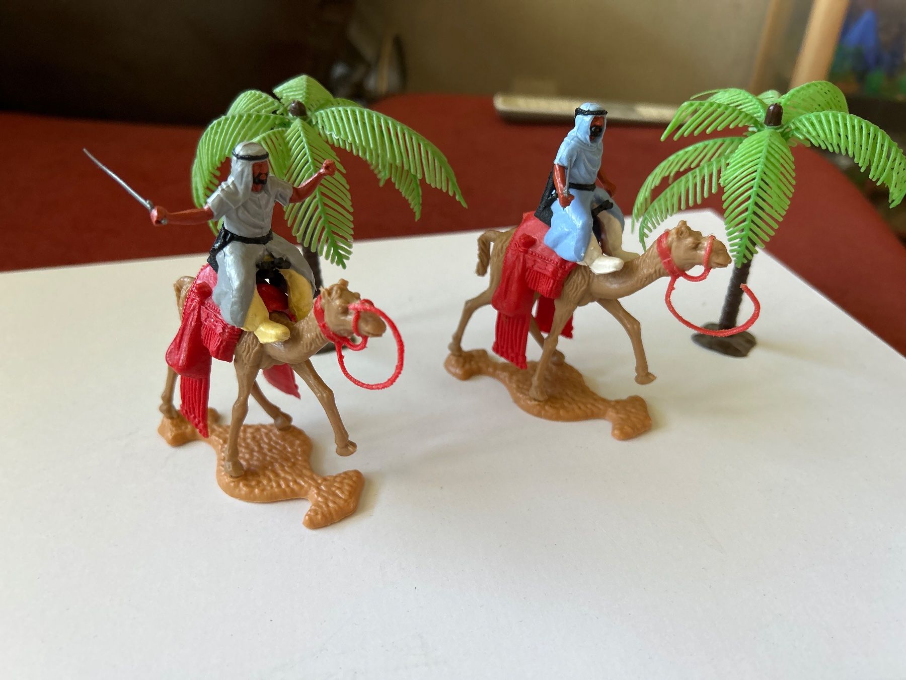 Timpo Statuette: TIMPO - 2 Kamelreiter + 2 Palmen – Usato da Aarau venduto da bea_c66s