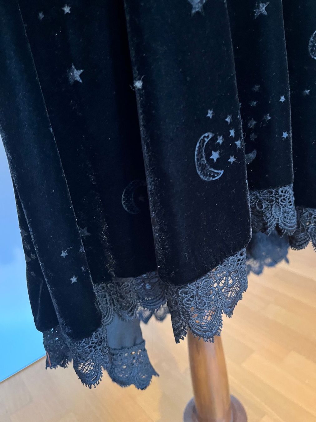 Kostüme: Hexenkleid aus Samt – Gebraucht aus Luzern von Aleoschli 3