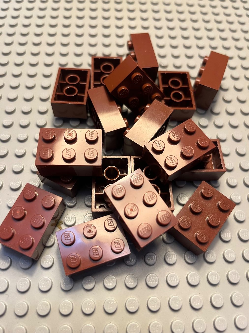 Lego Kit di costruzioni: Lego 22x Stein dunkel rot – Usato da Basel venduto da Swi-7621