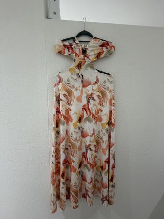 Maxikleid Gr. L – Blumenprint – Cut-Out & Bindebänder 