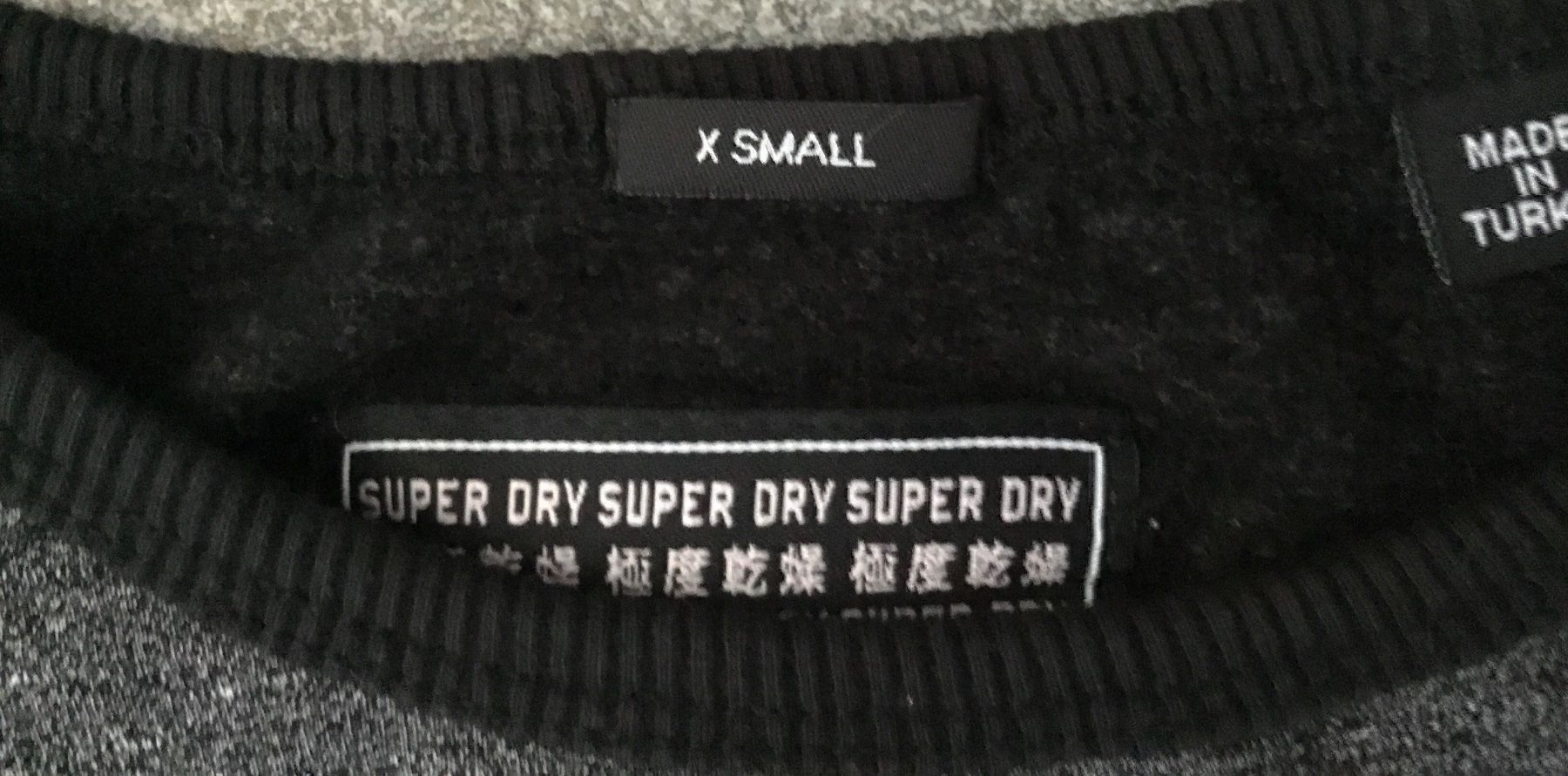 Maglioni & Felpe: Superdry, cooler Pullover mit Schriftzug – Usato da Niederweningen venduto da baghirac 2