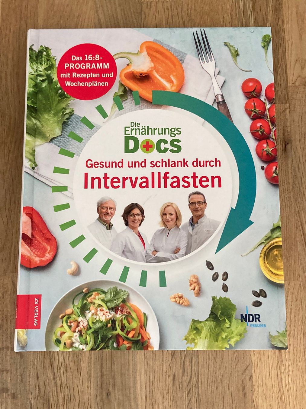 Libri: Buch / Die Ernährungs Docs - Intervallfasten – Nuovo (secondo la descrizione) da Baar venduto da sonnenschein076