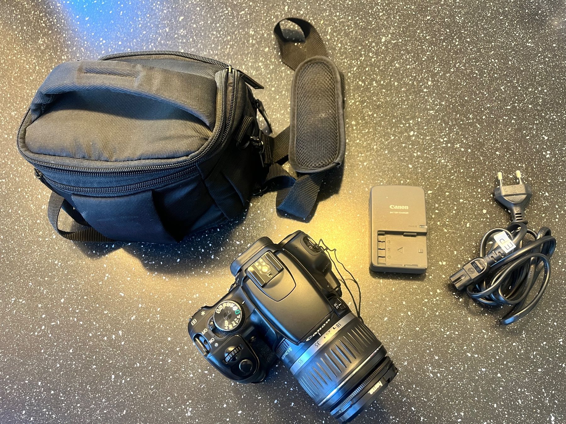 Canon Fotocamera: Canon EOS 400D mit Battery Grip – Usato da Burgdorf venduto da A006972 1