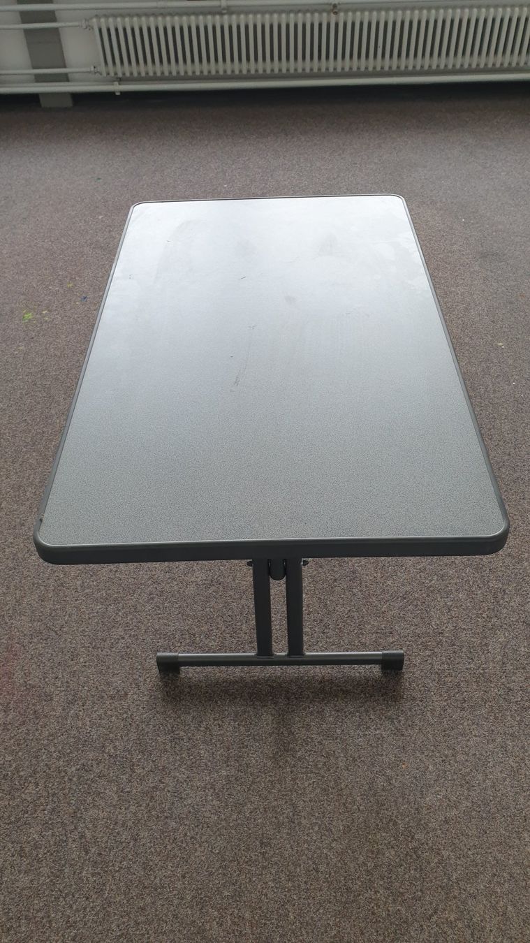 Tables: Gartenklapptisch – D'occasion à Stäfa par Supertramp73 2