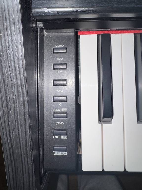 Thomann Instruments de musique: E-Piano – D'occasion à Luzern par Lyn_xrq9 2