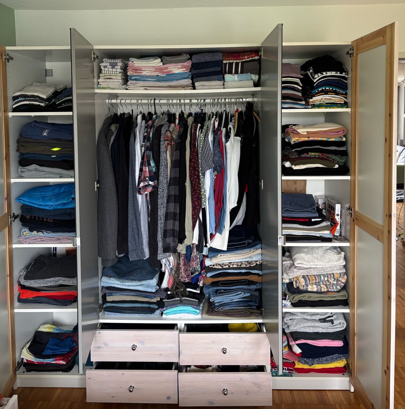 Ikea Armadi: Kleiderschrank mit Spiegel – Usato da Gwatt (Thun) venduto da Tom2666 1