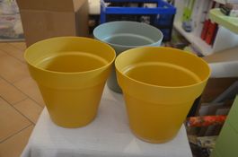3 STUCK VASE PLASTIK