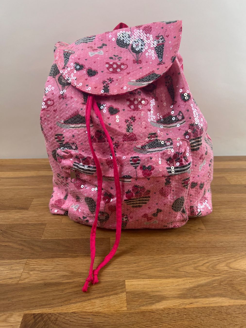 Disney Borse & Zaini: Disney Pink Glänzender Rucksack – Usato da Hünenberg See venduto da mississauga 1