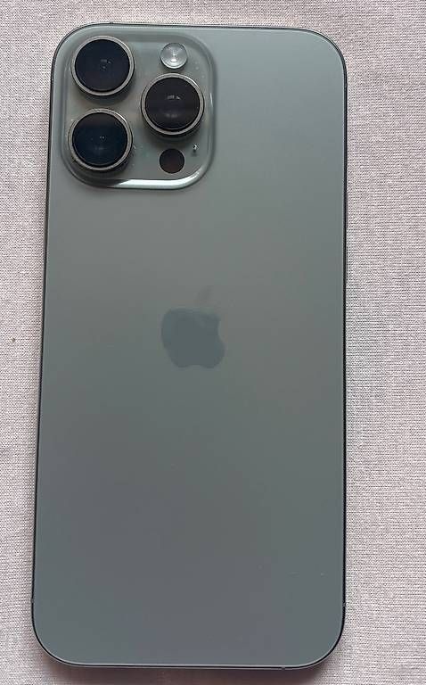 Telefoni cellulari / Smartphones: iPhone 16 Pro Max Batterie 94% mit Garantie  – Usato da Reinach BL venduto da mil_b29q 1