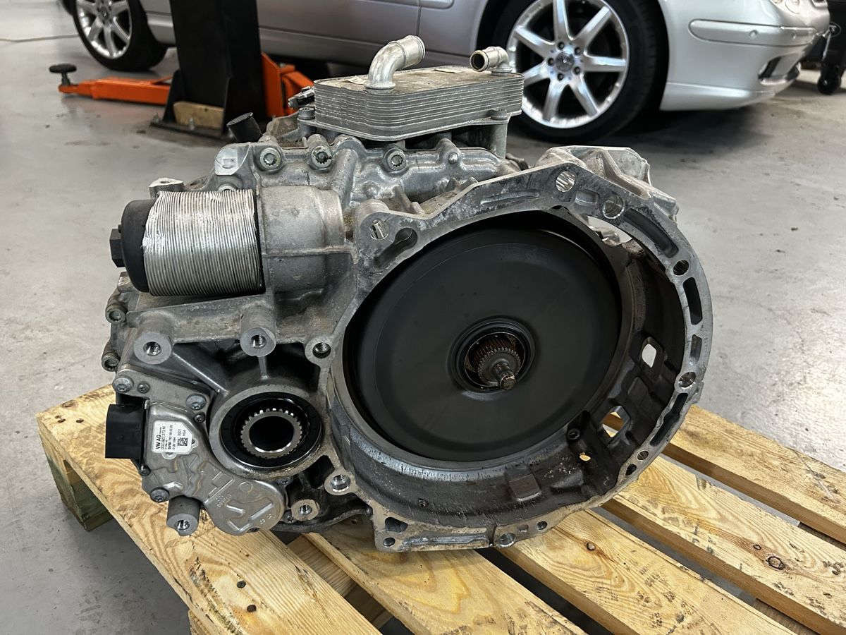 Volkswagen Tutti pezzi di ricambio auto: VW Getriebe 0GC 301 107 – Usato da Wolhusen venduto da SilvanK.