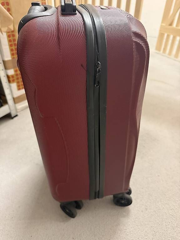 Valigie: Hartschalenkoffer rot – Usato da Grosswangen venduto da mir_m556 1