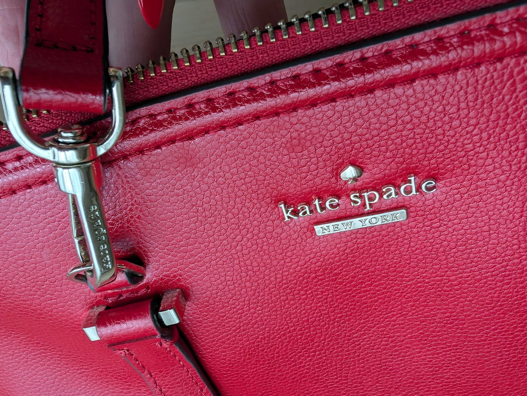 Kate Spade Taschen für Damen: rote Handtasche von Kate Spade – Gebraucht aus Ettingen von Chrisdots 2