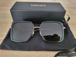 Versace Sonnenbrille, neuwertig, schwarzer Rahmen, Top!