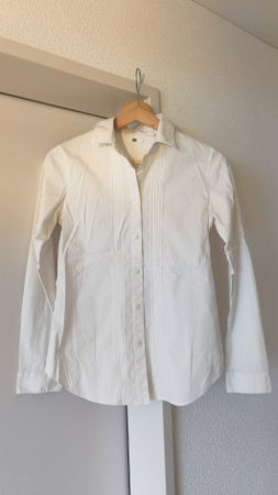 White Uniqlo women's Shirt,formal, Great condition!