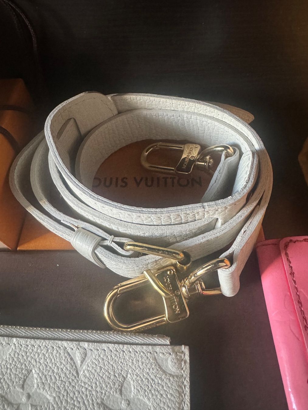 Louis Vuitton Altro in  Abbigliamento & Accessori: LOUIS VUITTON BANDOULIERE/ STRAP – Usato da Les Geneveys-sur-Coffrane venduto da LVMM 1