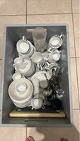 Geschirr-Set Kaffeetassen, Teller, Besteck teils gebraucht