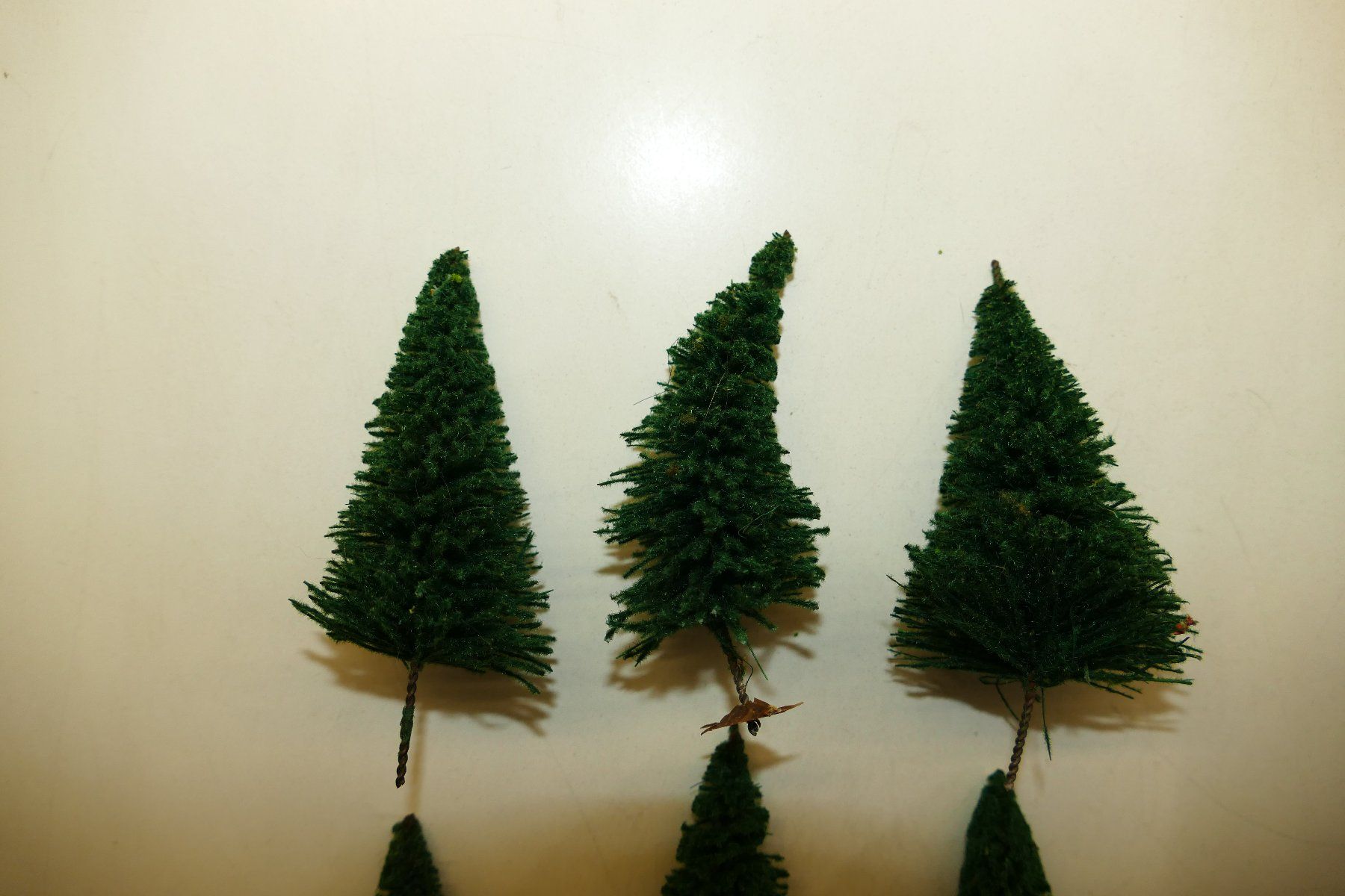 Modellini di ferrovie: Spur H0: 6xTannenbaum. Höhe 7-10cm – Usato da Niederhasli venduto da rail-duerst 1