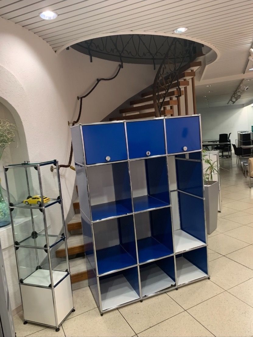 USM Scaffali: Usm Vitrine  Garderobe Blau Lief Gratis – Usato da Thun venduto da Thuno6 2