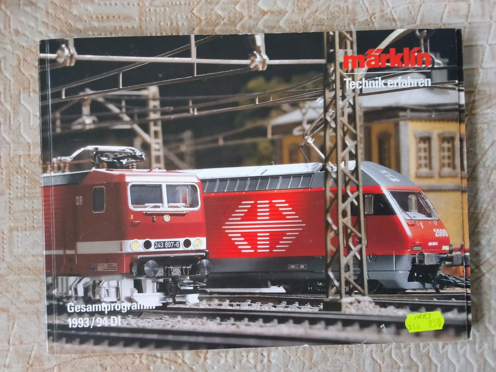 Livres: Märklin Gesamtkatalog 1993 – D'occasion à Hallau par histoiremerveilleuse
