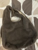 Sac à main en peluche gris style hobo